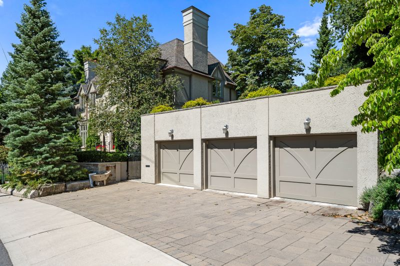 34 Dinnick Crescent, Toronto, ON