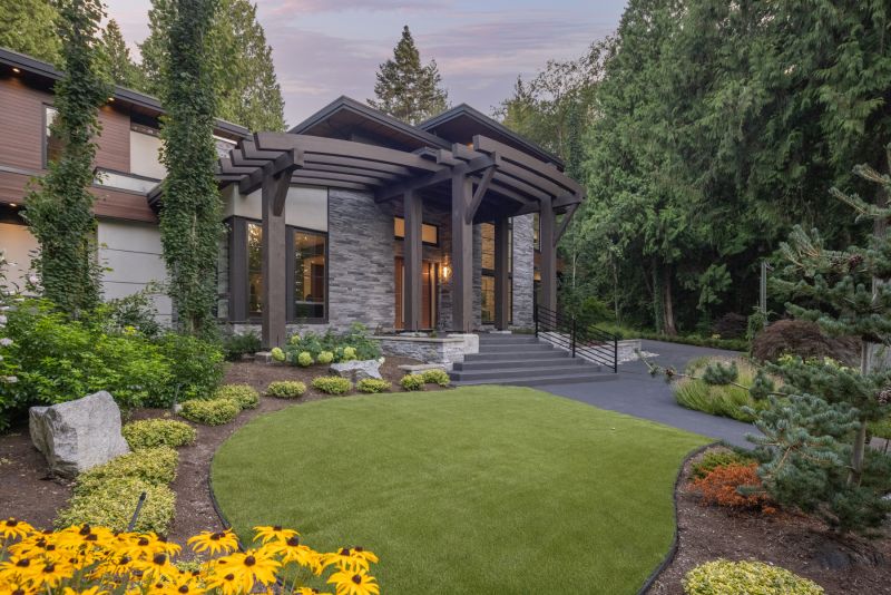 13262 Woodcrest Drive, South Surrey, BC