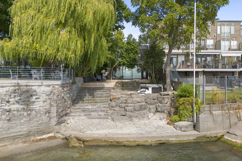 1 Lake Shore Drive, Toronto, ON