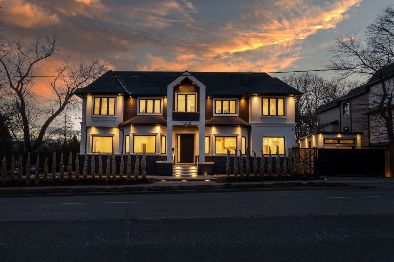 1352 Mount Pleasant Road, Toronto, ON, Canada, Toronto, ON
