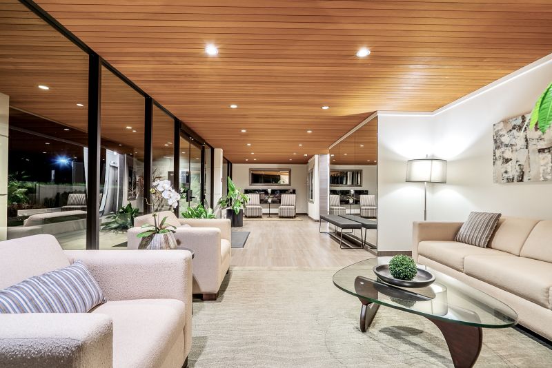 111 18th Street, West Vancouver, BC