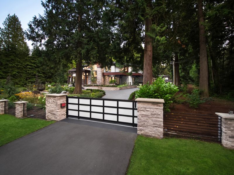 13262 Woodcrest Drive, South Surrey, BC