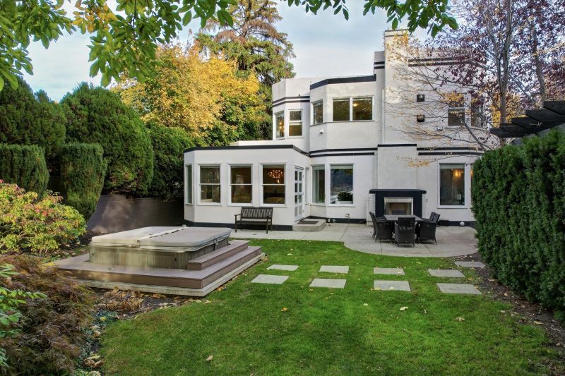 2094 Abbott Street, Kelowna, BC
