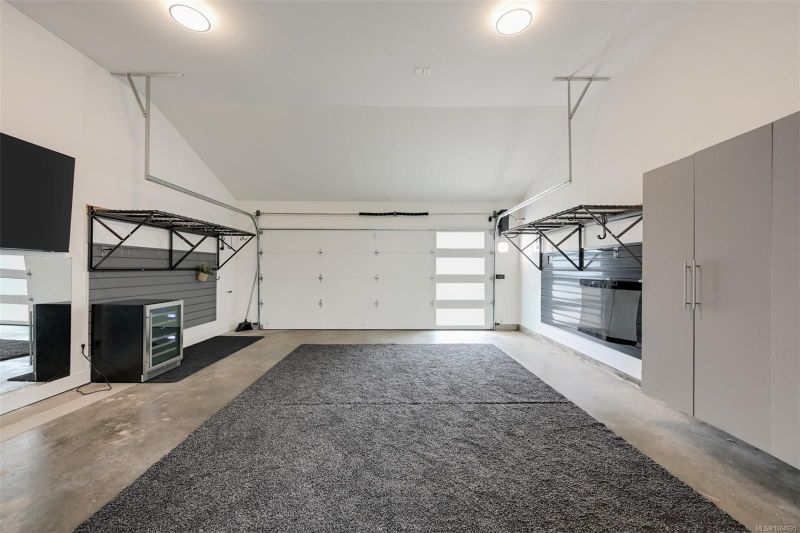 2091 Stonehewer Place, Victoria, BC