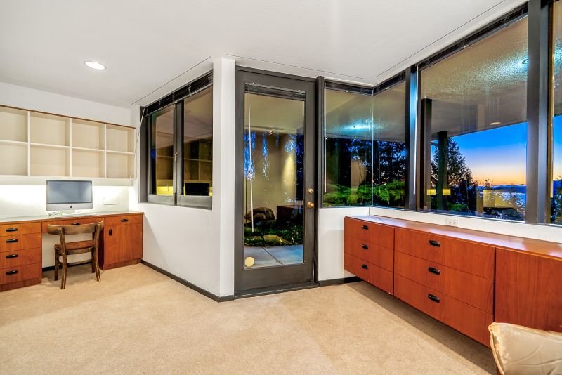 6225 St Georges Pl, West Vancouver, BC