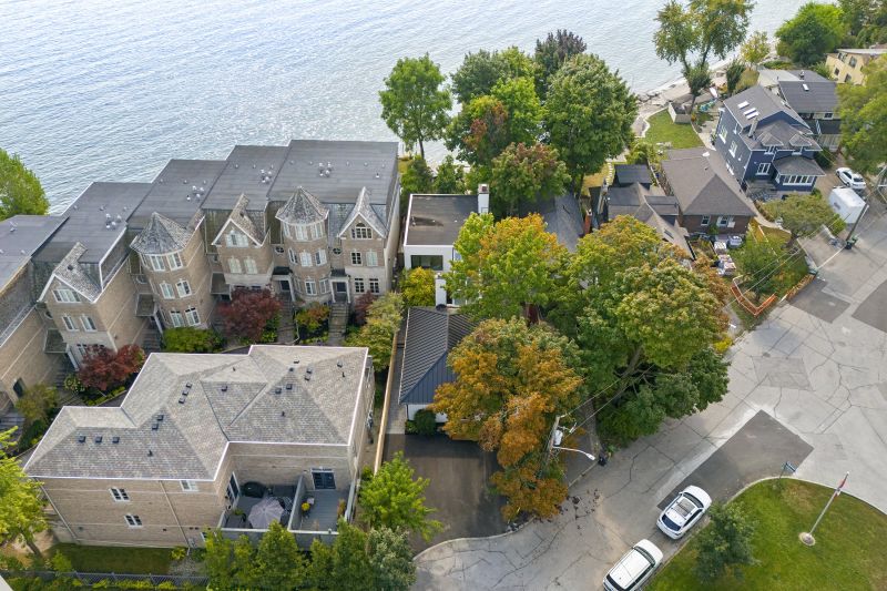1 Lake Shore Drive, Toronto, ON