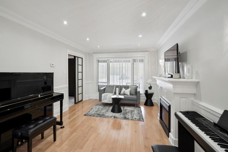 1414 Cawthra Road, Mississauga, ON