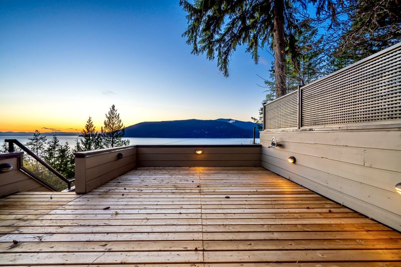6225 St Georges Pl, West Vancouver, BC