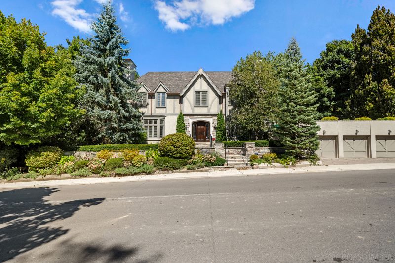 34 Dinnick Crescent, Toronto, ON