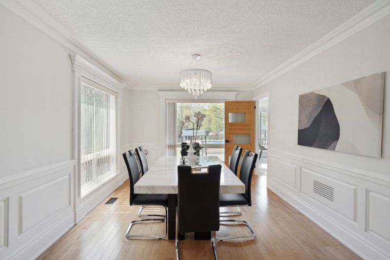 1414 Cawthra Road, Mississauga, ON