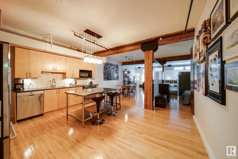 10169 104 St NW #204, Edmonton, AB