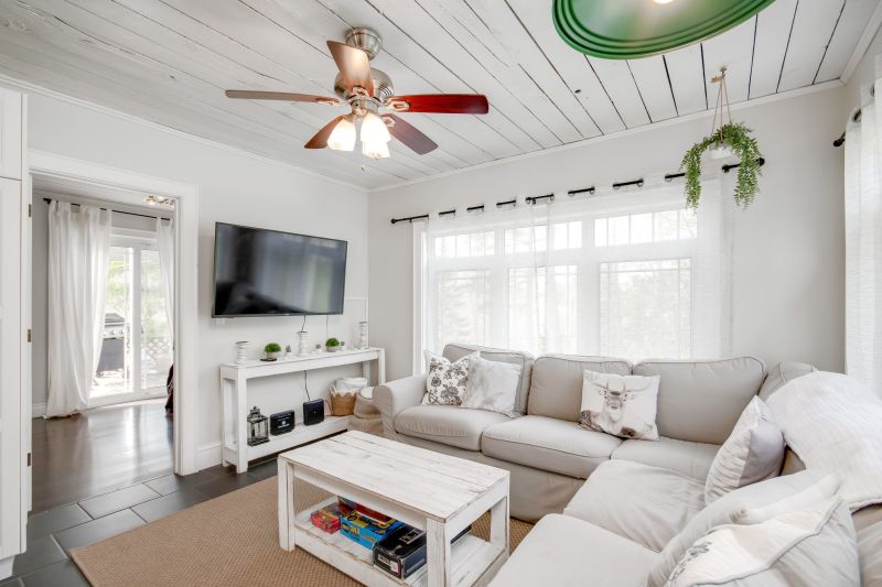 2827 Muskoka Road 118 West, Port Carling, ON