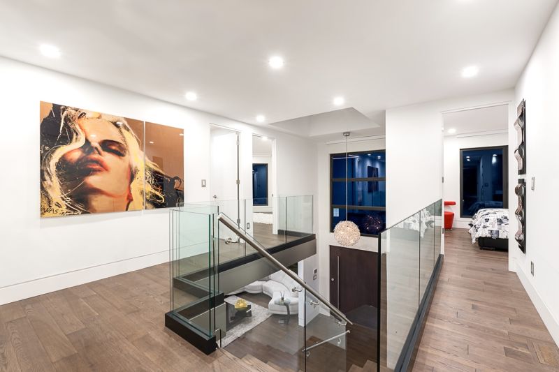 4577 Capilano Road, North Vancouver, BC, Canada, North Vancouver, BC