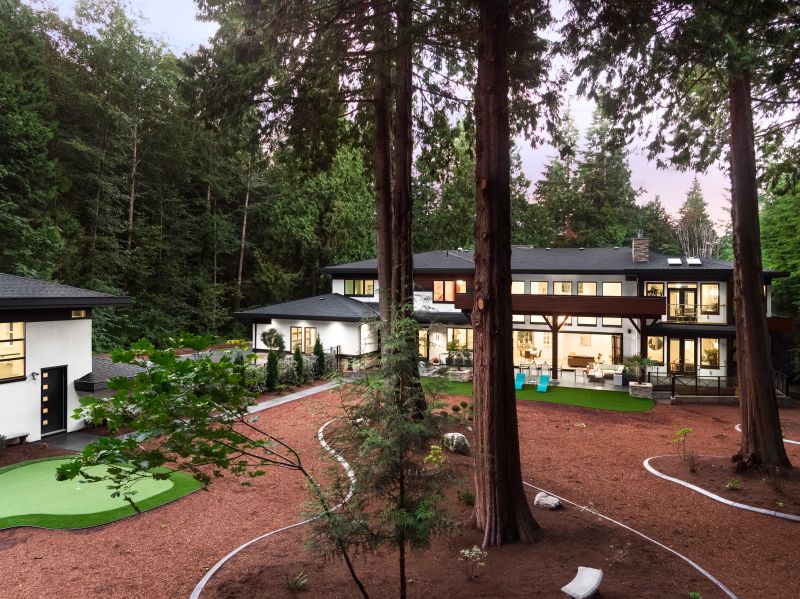 13262 Woodcrest Drive, South Surrey, BC