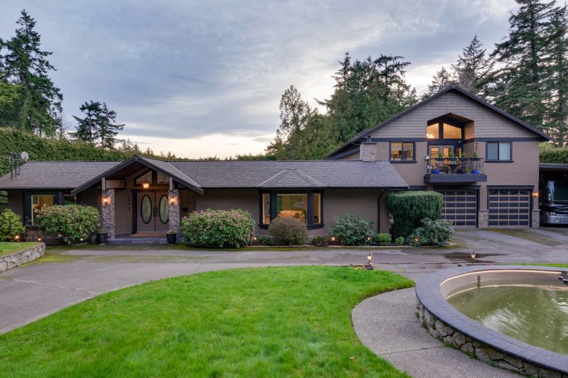 2625 Macdonald Drive East, Victoria, BC