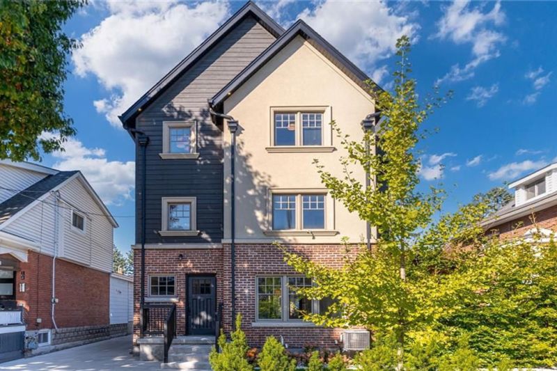 100 Kensington Avenue South, Hamilton, ON