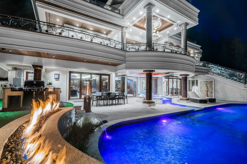 1049 Millstream Road, West Vancouver, BC
