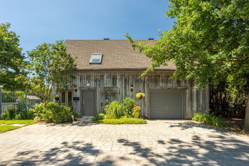 601-601a Boulevard de Mortagne, Boucherville, QC, Canada, Boucherville, QC