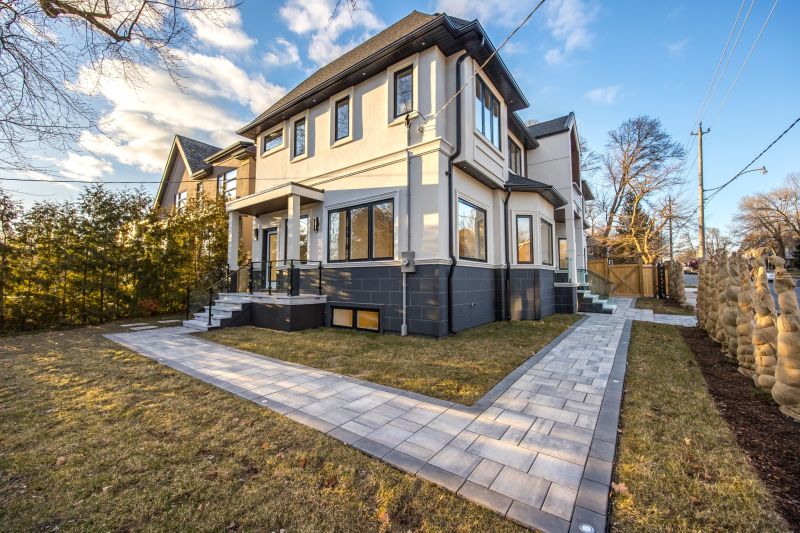 1352 Mount Pleasant Road, Toronto, ON, Canada, Toronto, ON
