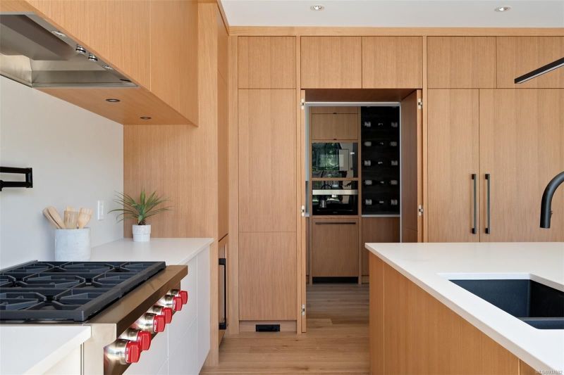 2651 Anscomb Place, Victoria, BC