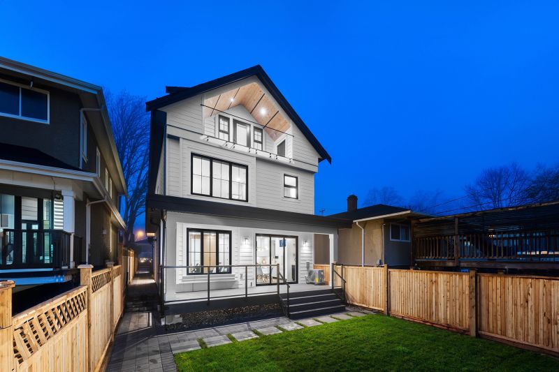 1-76 East 45th Avenue, Vancouver, BC