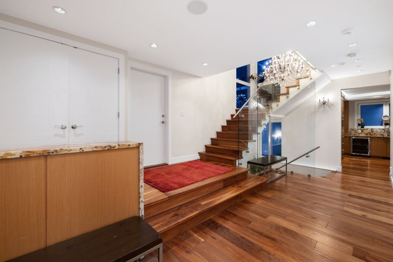 2449 Kings Avenue, West Vancouver, BC