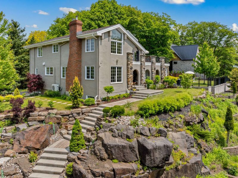 901 Chemin des Hirondelles, St-Bruno-de-Montarville, QC