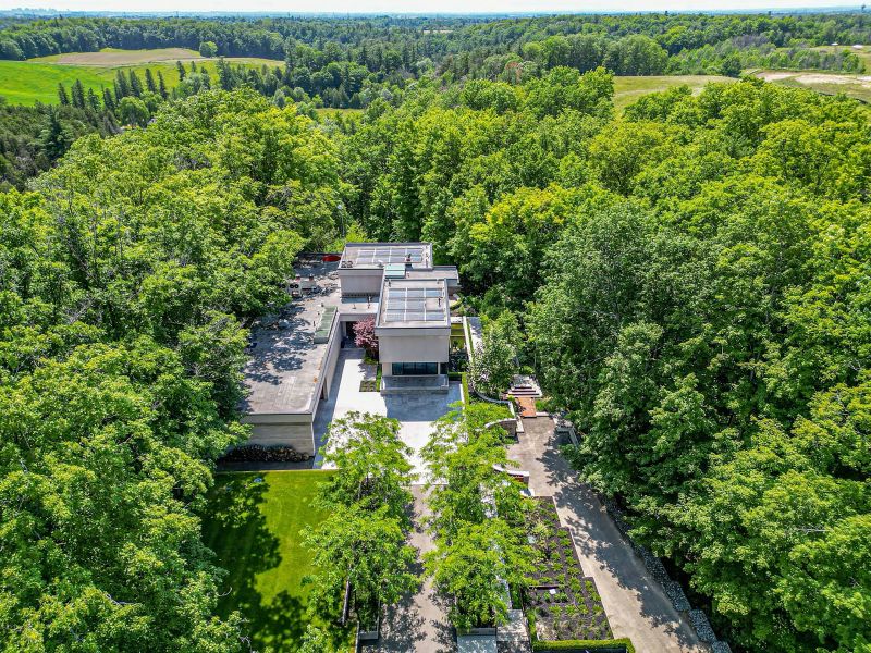 10320 Pine Valley Drive, Woodbridge, ON