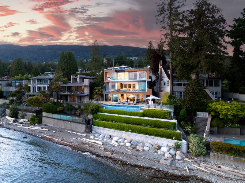 2612 Bellevue Avenue, West Vancouver, BC