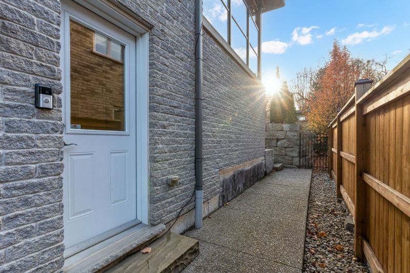 175 Oakhill Place, Ancaster, ON