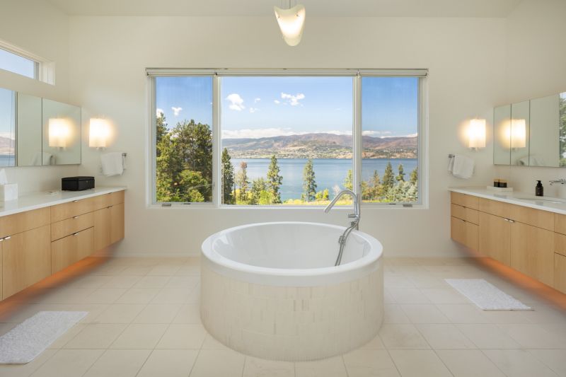 4840 Lakeshore Road, Kelowna, BC