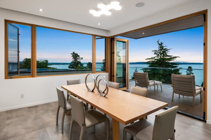 15493 Royal Avenue, White Rock, BC