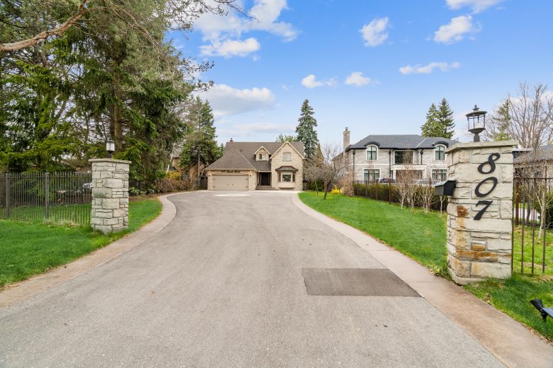 807 Indian Road, Mississauga, ON