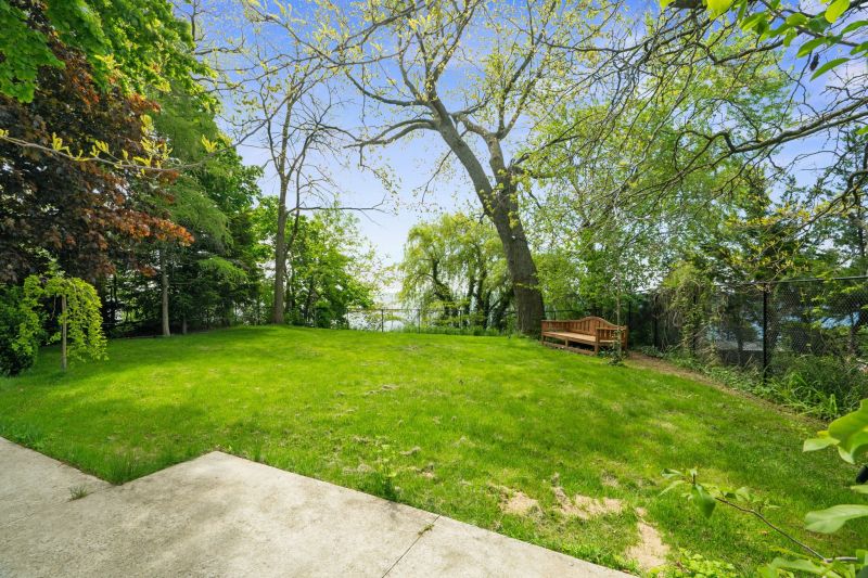 67 Lake Promenade, Etobicoke, ON