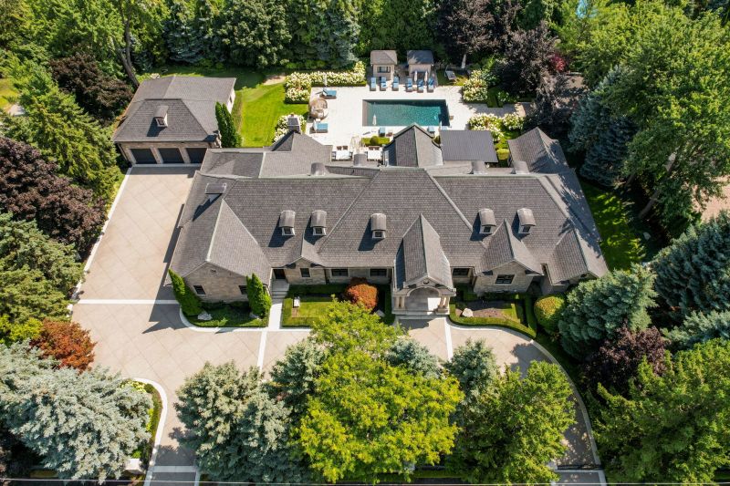 284 Pine Valley Crescent, Woodbridge, ON