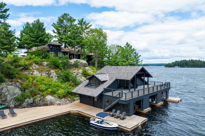 1 Onaway Island R21, Muskoka Lakes, ON
