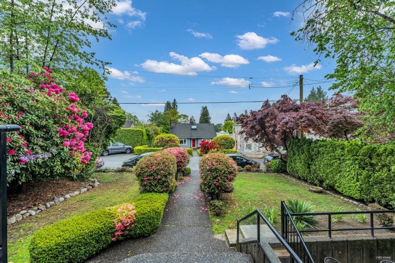 1543 Jefferson Avenue, West Vancouver, BC