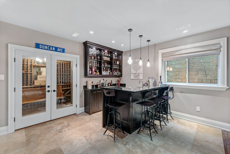 17 Wenonah Drive, Mississauga, ON
