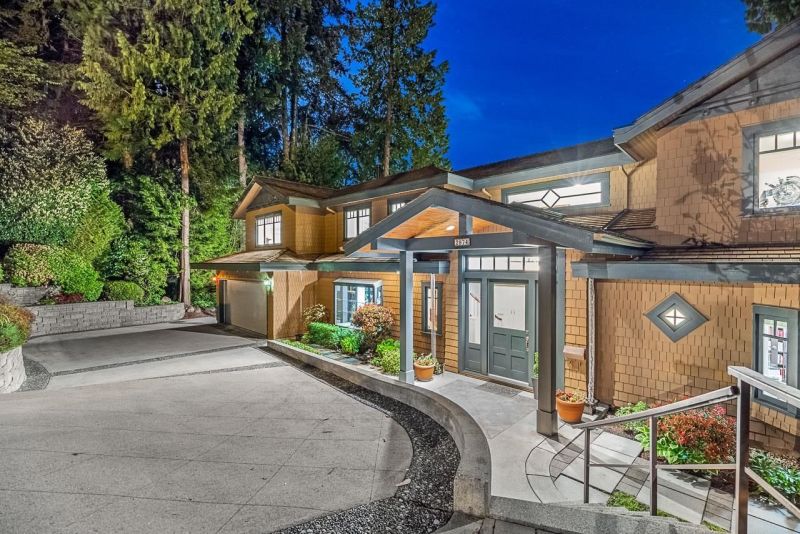 2974 Marine Drive, West Vancouver