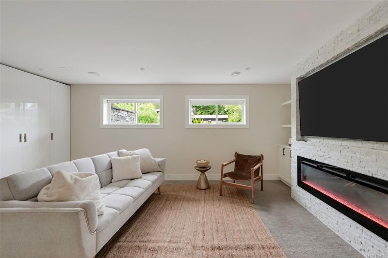 2091 Stonehewer Place, Victoria, BC