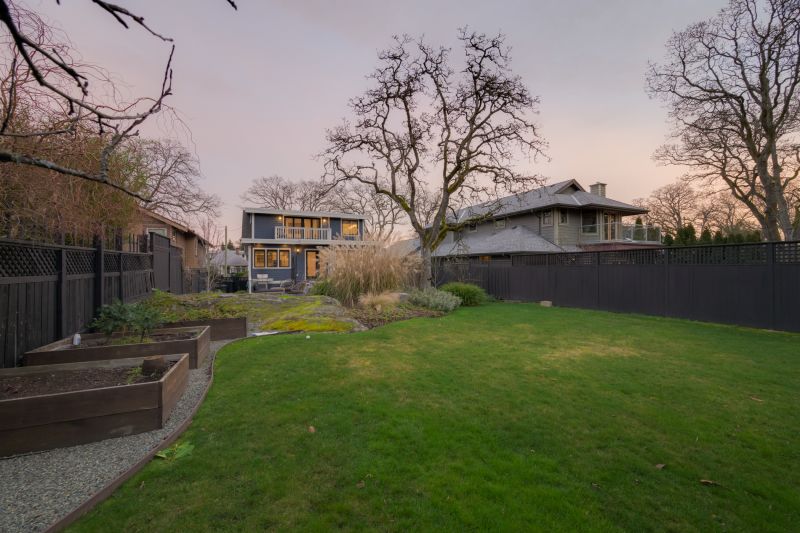 1248 Hewlett Place, Victoria, BC