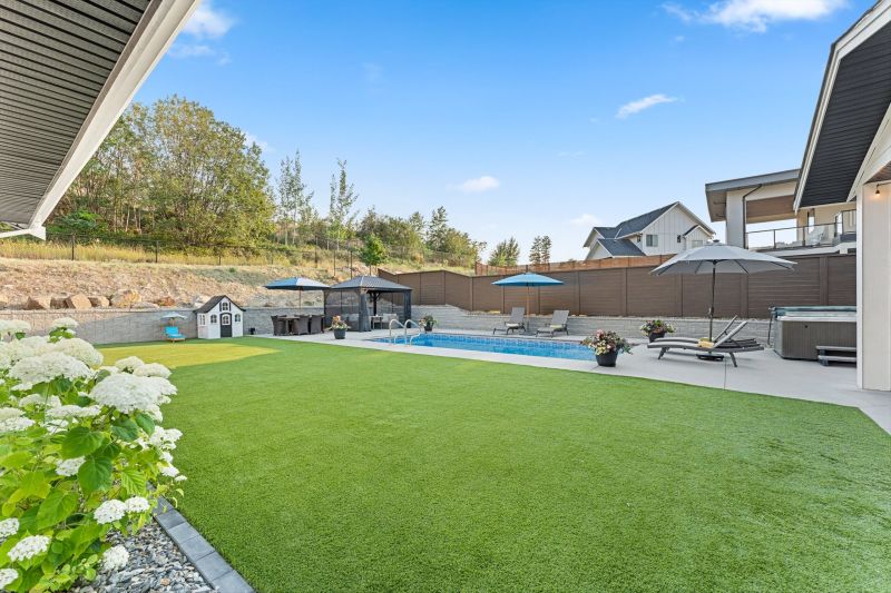415 Hawk Hill Drive, Kelowna, BC