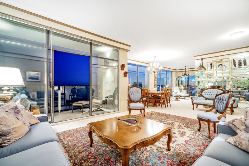 111 18th Street, West Vancouver, BC