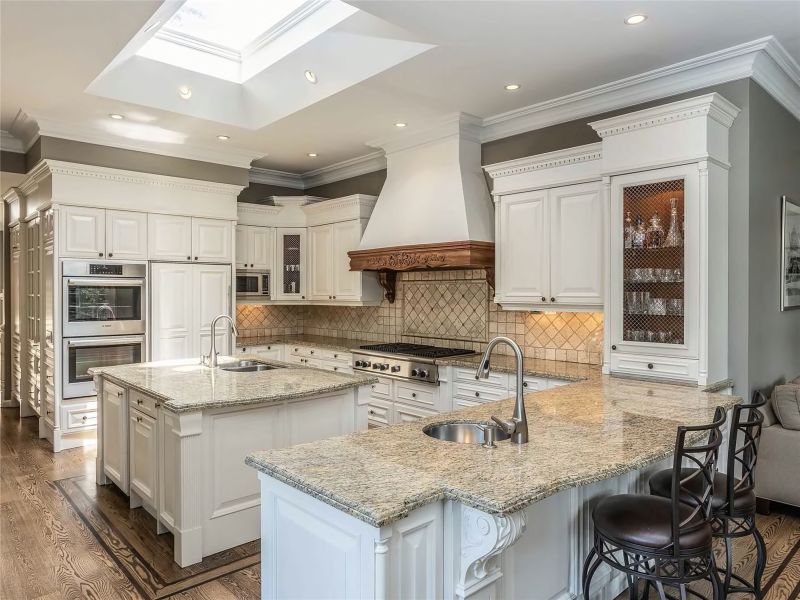 165 Teddington Park Avenue, Toronto, ON