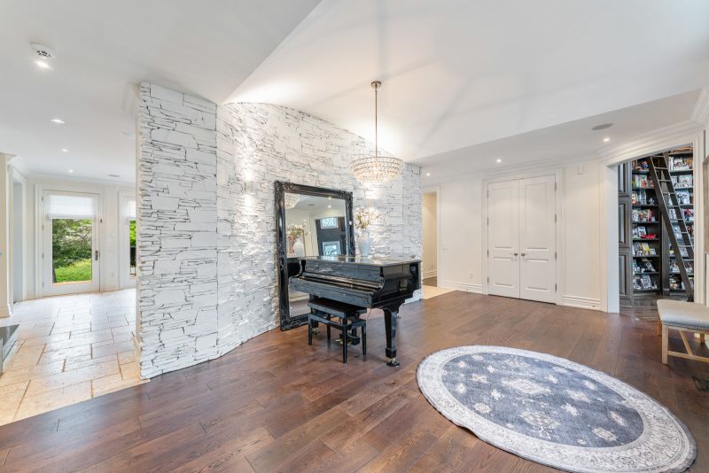 3064 St Clair Ave, Burlington, ON, Canada, Burlington, ON