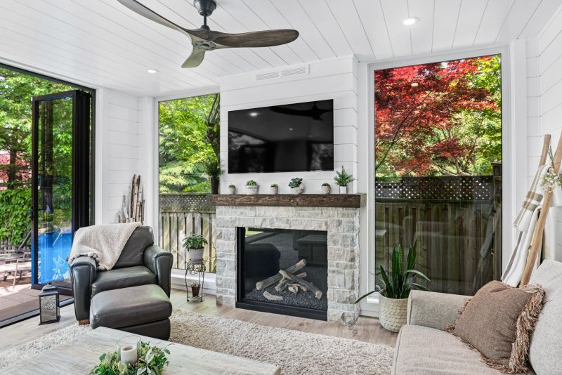 17 Wenonah Drive, Mississauga, ON