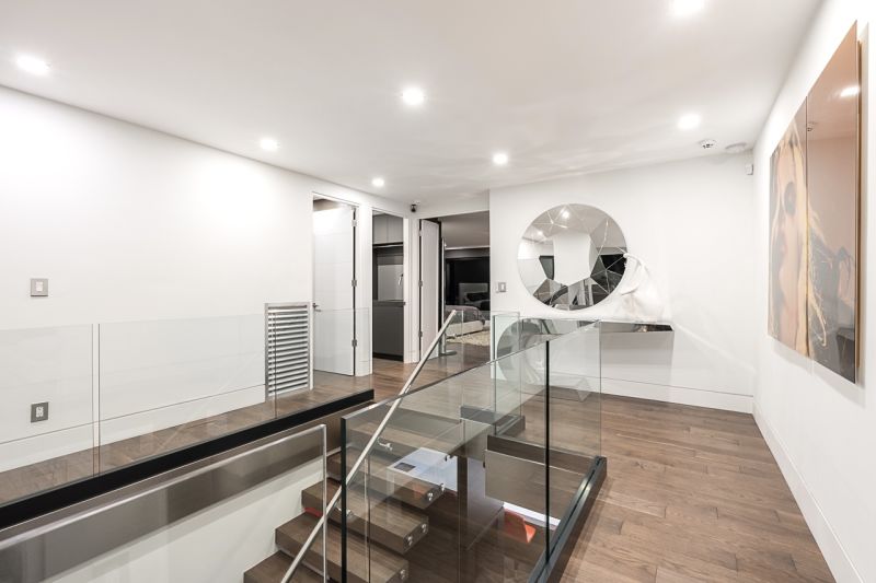 4577 Capilano Road, North Vancouver, BC, Canada, North Vancouver, BC