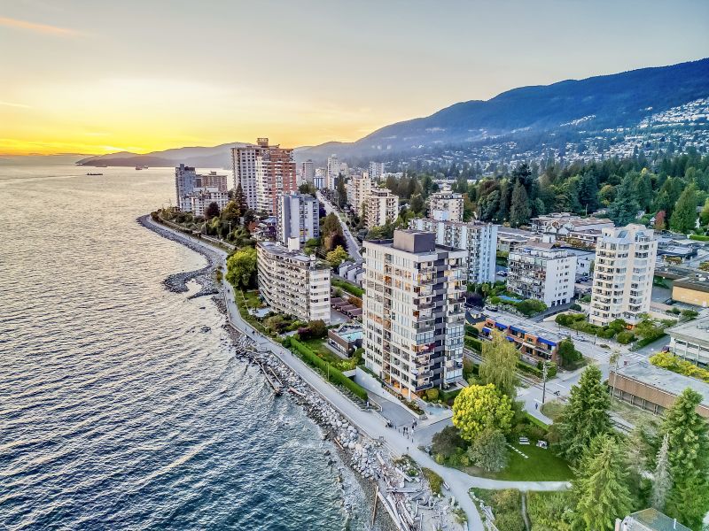 111 18th Street, West Vancouver, BC