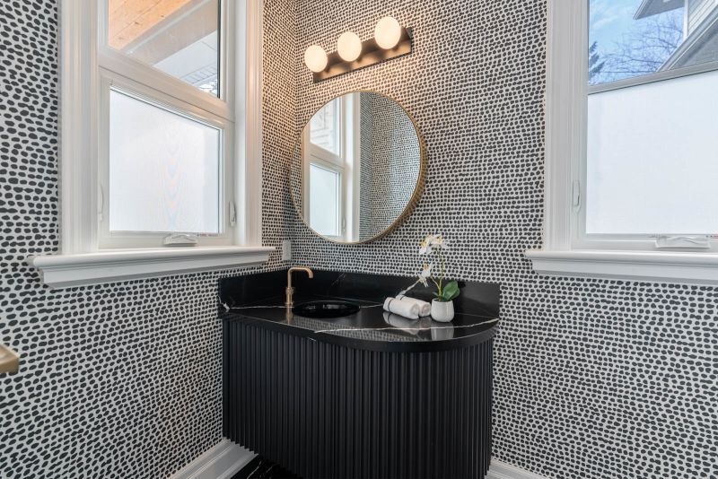 2265 Lakeshore Road #3, Burlington, ON
