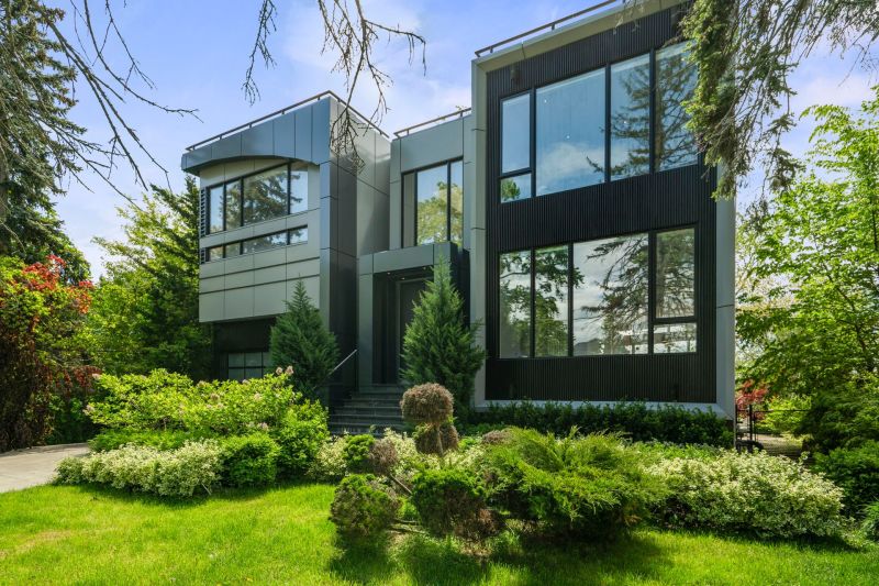67 Lake Promenade, Etobicoke, ON